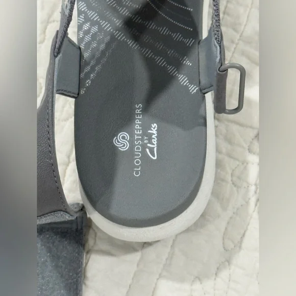 Cloudsteppers by Clarks Gray Sandals Womens/Femmes Size 11 W Camo - Picture 8 of 8